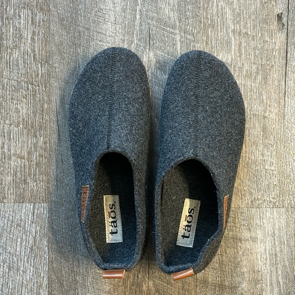 Taos Wool Clogs - Picture 1 of 4